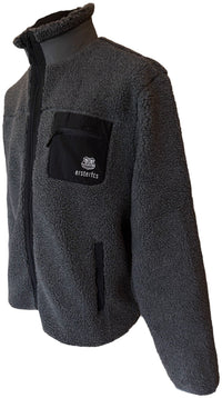 Graue Fleece Jacke mit schwarzer Brusttasche