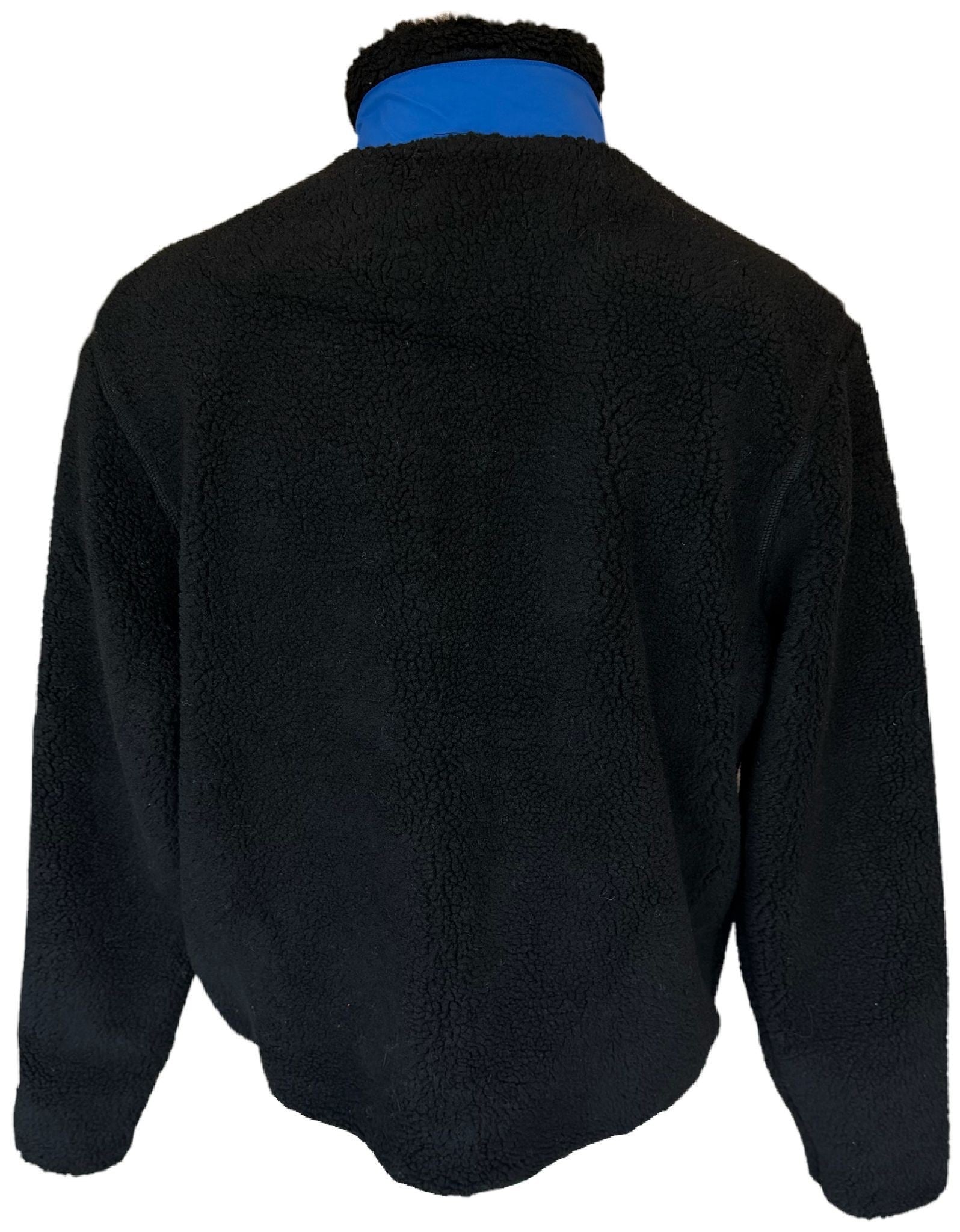 Schwarze Fleece Jacke mit blauer Brusttasche